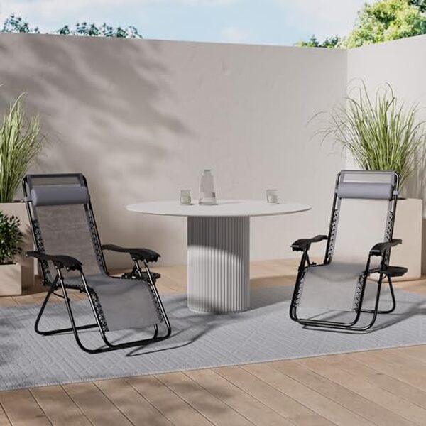 Découvrez notre test détaillé des chaises longues pliables Vounot avec support de gobelet. Idéales pour se détendre en plein air, elles allient confort et fonctionnalité.