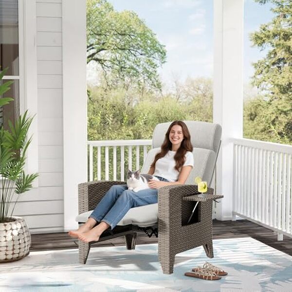 Découvrez notre avis complet sur la chaise longue Fiutazge : un bain de soleil en rotin au dossier réglable pour un confort optimal et un design élégant.